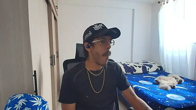 Snapshot of naitt_ chatting on November 29, 2025, 6:22 pm naitt online show from November 29, 2025, 6:22 pm