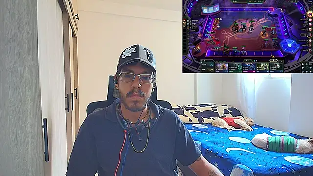 Snapshot of naitt_ chatting on December 15, 2025, 4:11 pm naitt online show from December 15, 2025, 4:11 pm