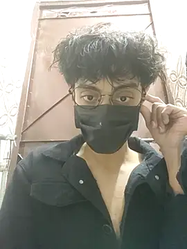 Snapshot of Kimoo_18 chatting on November 18, 2025, 9:36 am Kimoo 18 online show from November 18, 2025, 9:36 am