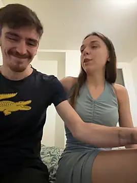 Snapshot of DuoDesir1 chatting on November 25, 2025, 8:42 pm DuoDesir1 online show from November 25, 2025, 8:42 pm