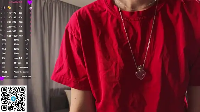 UmbraVelour online show from April 3, 2026, 12:36 pm