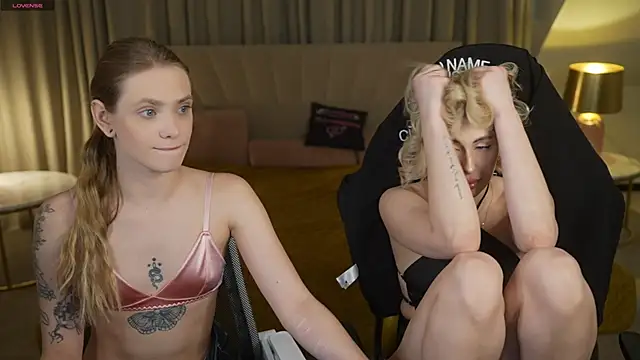 Snapshot of Kara_cat chatting on February 3, 2026, 3:50 pm Kara cat online show from February 3, 2026, 3:50 pm