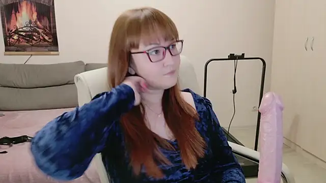 Snapshot of Foxy-lady chatting on October 28, 2025, 2:31 pm Foxy-lady online show from October 28, 2025, 2:31 pm