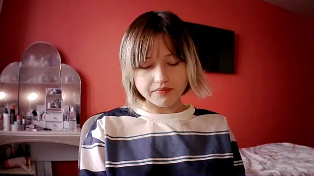 Snapshot of SkylaPorter chatting on December 15, 2025, 9:13 am SkylaPorter online show from December 15, 2025, 9:13 am