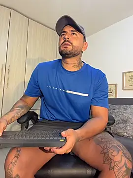 Snapshot of david10kc chatting on November 25, 2025, 1:27 am david10kc online show from November 25, 2025, 1:27 am