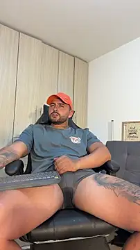 Snapshot of david10kc chatting on November 30, 2025, 4:16 am david10kc online show from November 30, 2025, 4:16 am