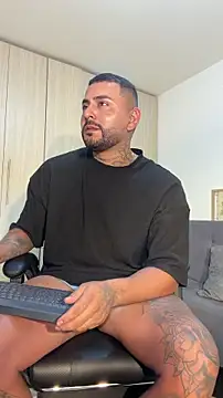 Snapshot of david10kc chatting on December 14, 2025, 1:55 am david10kc online show from December 14, 2025, 1:55 am