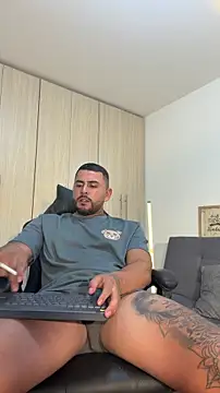 Snapshot of david10kc chatting on December 14, 2025, 7:18 pm david10kc online show from December 14, 2025, 7:18 pm