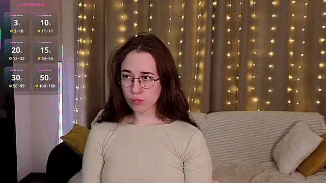 Snapshot of SudieNatera chatting on December 14, 2025, 5:13 am SudieNatera online show from December 14, 2025, 5:13 am