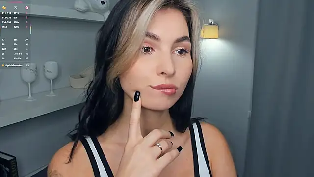 Snapshot of FeliciaKogen chatting on November 24, 2025, 7:30 am FeliciaKogen online show from November 24, 2025, 7:30 am