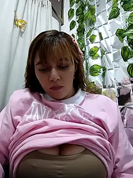 Juanita-30 online show from November 25, 2025, 7:47 pm