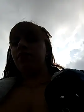 Juanita-30 online show from December 17, 2025, 9:10 pm