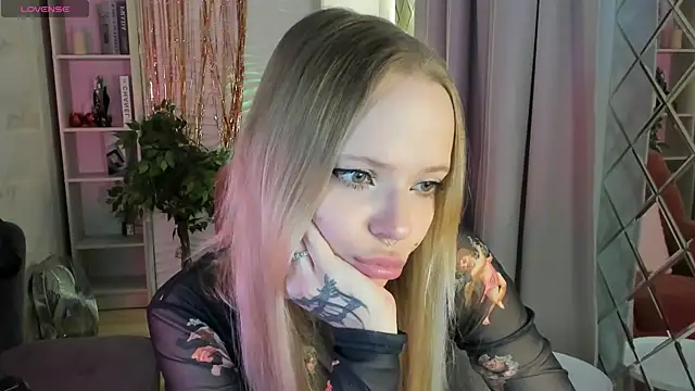 Snapshot of lucy_loy chatting on January 18, 2026, 1:48 pm lucy loy online show from January 18, 2026, 1:48 pm