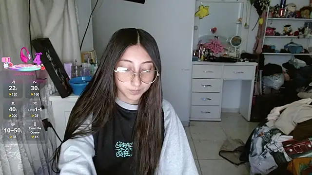 Snapshot of Nanylux chatting on December 20, 2025, 2:51 am Nanylux online show from December 20, 2025, 2:51 am