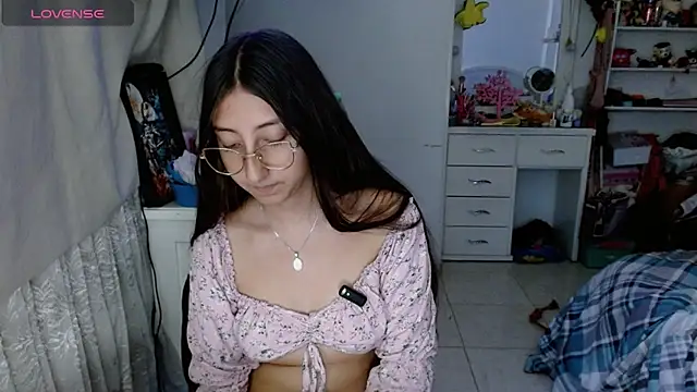 Snapshot of Nanylux chatting on January 17, 2026, 2:49 am Nanylux online show from January 17, 2026, 2:49 am