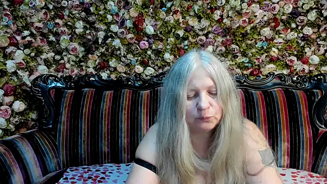 mariabelladonna online show from November 28, 2025, 10:12 pm