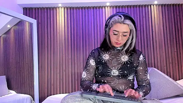 GabyRose9 online show from May 13, 2026, 11:22 pm
