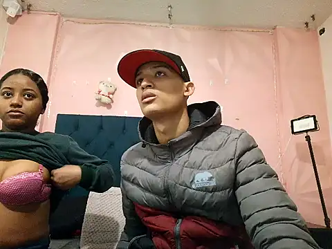 Snapshot of saniasex2025 chatting on November 24, 2025, 8:08 pm saniasex2025 online show from November 24, 2025, 8:08 pm