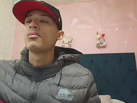 Snapshot of saniasex2025 chatting on December 2, 2025, 1:17 pm saniasex2025 online show from December 2, 2025, 1:17 pm