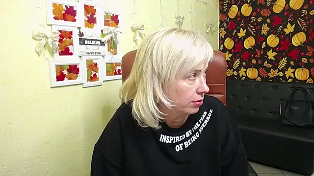 Snapshot of LaurenWishy chatting on December 1, 2025, 12:10 pm LaurenWishy online show from December 1, 2025, 12:10 pm