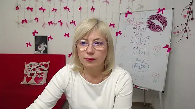 Snapshot of LaurenWishy chatting on March 3, 2026, 6:25 pm LaurenWishy online show from March 3, 2026, 6:25 pm