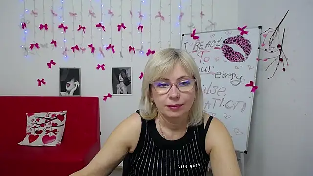 Snapshot of LaurenWishy chatting on March 8, 2026, 2:04 am LaurenWishy online show from March 8, 2026, 2:04 am