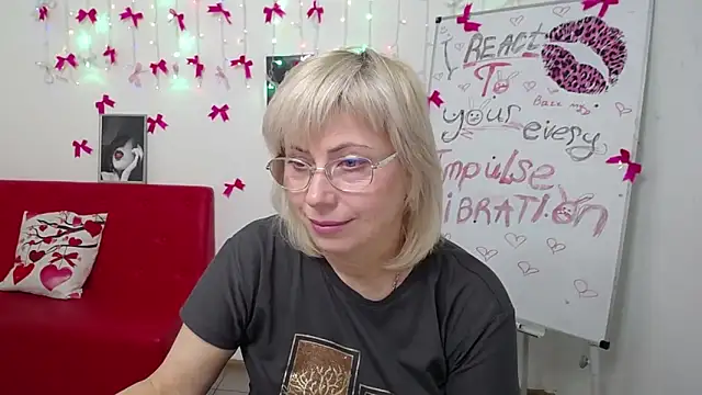 Snapshot of LaurenWishy chatting on March 23, 2026, 6:28 am LaurenWishy online show from March 23, 2026, 6:28 am