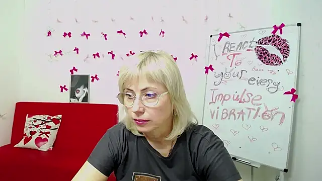 Snapshot of LaurenWishy chatting on March 27, 2026, 6:18 pm LaurenWishy online show from March 27, 2026, 6:18 pm