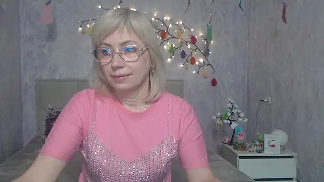 Snapshot of LaurenWishy chatting on April 6, 2026, 5:19 am LaurenWishy online show from April 6, 2026, 5:19 am