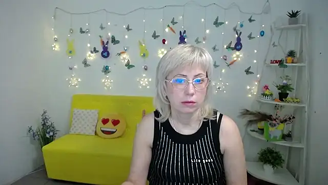 Snapshot of LaurenWishy chatting on April 8, 2026, 5:18 am LaurenWishy online show from April 8, 2026, 5:18 am