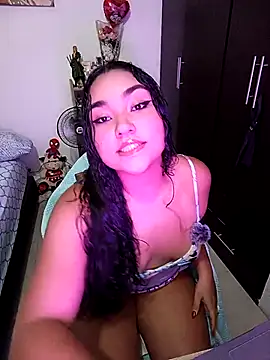 Snapshot of Tinablakee_ chatting on November 23, 2025, 3:39 am Tinablakee online show from November 23, 2025, 3:39 am