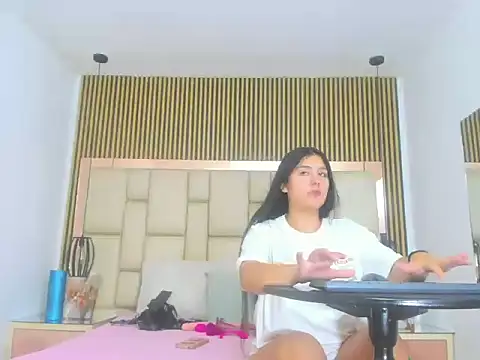 Snapshot of HannaANDcherri chatting on November 25, 2025, 8:09 pm HannaANDcherri online show from November 25, 2025, 8:09 pm