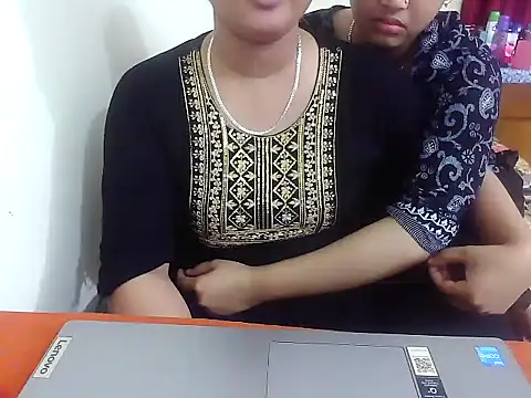 TwinRose2000 online show from February 17, 2026, 2:35 pm