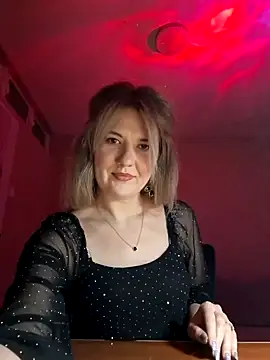 Snapshot of purplemoon1 chatting on December 17, 2025, 9:10 pm purplemoon1 online show from December 17, 2025, 9:10 pm