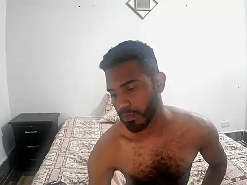 alberthot11 online show from February 3, 2026, 1:38 pm