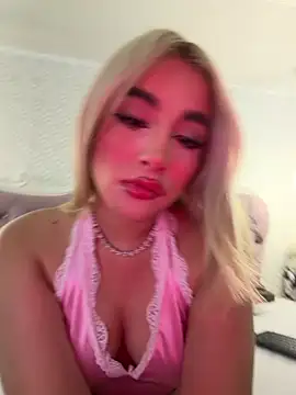 NathalieRoss1 online show from May 13, 2026, 6:00 am