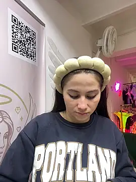 MiaWhiteBunny online show from June 26, 2026, 6:01 pm
