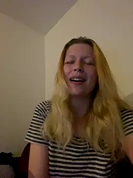 LexiSlimVIbe online show from December 13, 2025, 10:04 pm