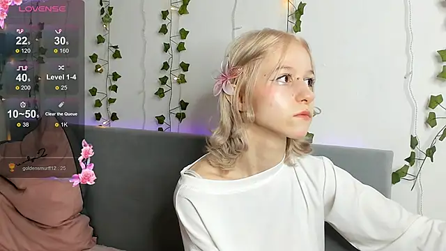 Snapshot of Annyme0w chatting on November 30, 2025, 4:38 am Annyme0w online show from November 30, 2025, 4:38 am