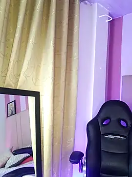 Snapshot of Emmyxxx chatting on February 25, 2026, 2:16 pm Emmyxxx online show from February 25, 2026, 2:16 pm