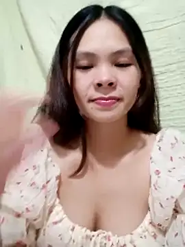 Snapshot of quynhquynh_ chatting on November 26, 2025, 3:24 pm quynhquynh online show from November 26, 2025, 3:24 pm