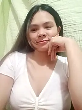 Snapshot of quynhquynh_ chatting on December 14, 2025, 2:44 pm quynhquynh online show from December 14, 2025, 2:44 pm