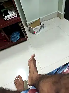 Littlehardon online show from November 1, 2025, 7:49 pm