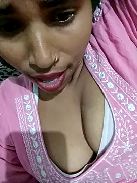 Hott myraa online show from December 3, 2025, 3:10 pm