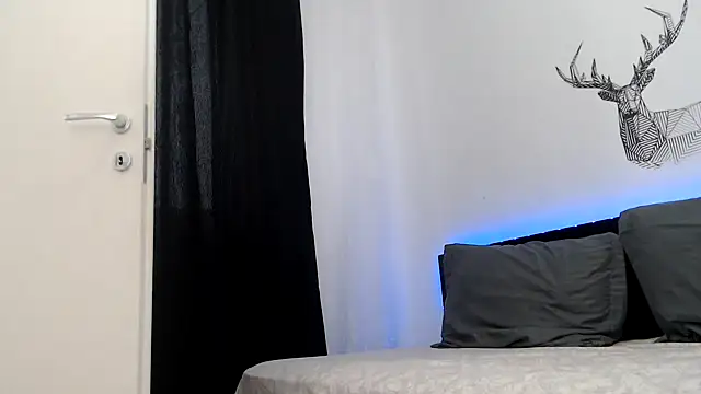 sweetl30 online show from April 11, 2026, 5:34 am