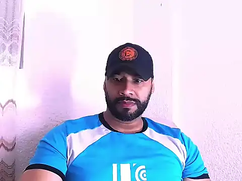 Snapshot of musclehetero chatting on March 13, 2026, 4:35 pm musclehetero online show from March 13, 2026, 4:35 pm