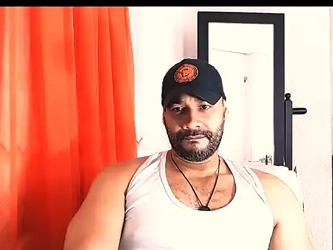 Snapshot of musclehetero chatting on May 17, 2026, 2:13 pm musclehetero online show from May 17, 2026, 2:13 pm