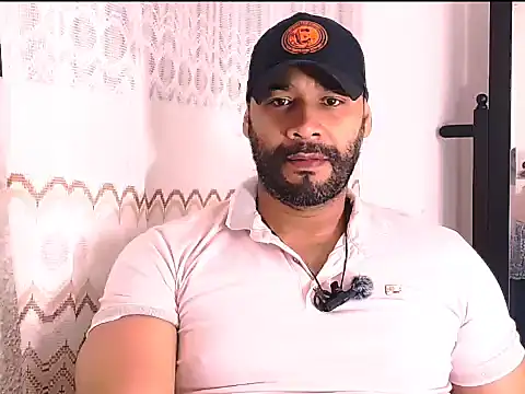 Snapshot of musclehetero chatting on May 21, 2026, 5:20 pm musclehetero online show from May 21, 2026, 5:20 pm