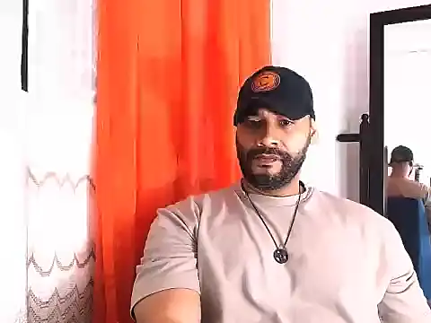 Snapshot of musclehetero chatting on May 25, 2026, 3:07 pm musclehetero online show from May 25, 2026, 3:07 pm