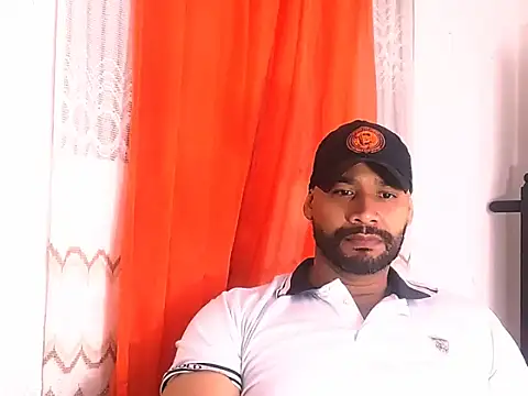 Snapshot of musclehetero chatting on May 26, 2026, 5:20 pm musclehetero online show from May 26, 2026, 5:20 pm